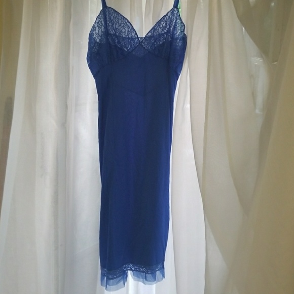 Vintage blue slip with lace - Picture 3 of 8